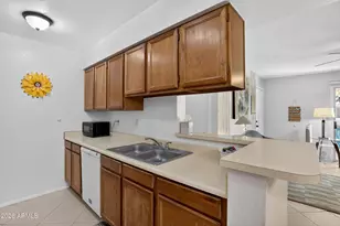 10610 S 48th St, Phoenix, AZ 85044 - Photo 13