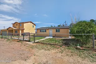 10229 S Honeysuckle Dr, Hereford, AZ 85615 - Photo 3