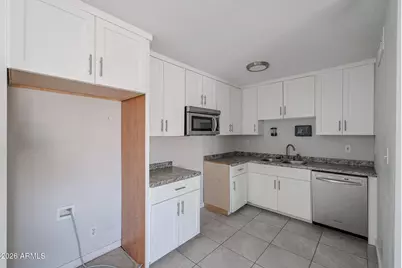 8201 W Earll Drive, Phoenix, AZ 85033 - Photo 11