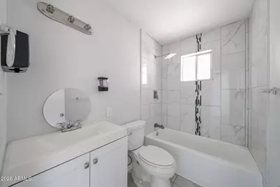 8201 W Earll Drive, Phoenix, AZ 85033 - Photo 19