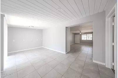 8201 W Earll Drive, Phoenix, AZ 85033 - Photo 19