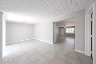 8201 W Earll Dr, Phoenix, AZ 85033 - Photo 19