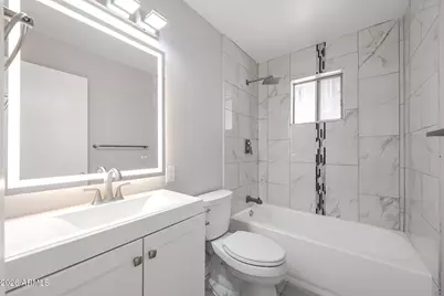 8201 W Earll Drive, Phoenix, AZ 85033 - Photo 25