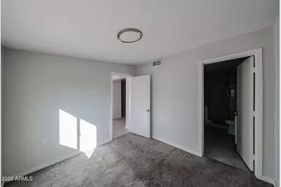 8201 W Earll Drive, Phoenix, AZ 85033 - Photo 17