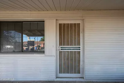 8201 W Earll Drive, Phoenix, AZ 85033 - Photo 3