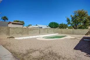 1208 E Wickieup Ln, Phoenix, AZ 85024 - Photo 19