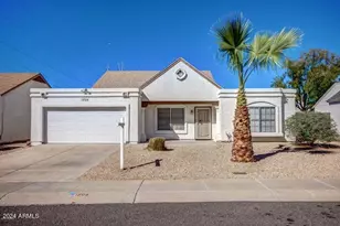 1208 E Wickieup Ln, Phoenix, AZ 85024 - Photo 1
