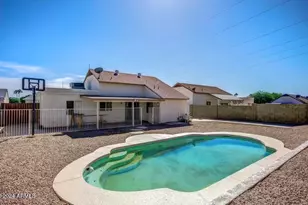 1208 E Wickieup Ln, Phoenix, AZ 85024 - Photo 21
