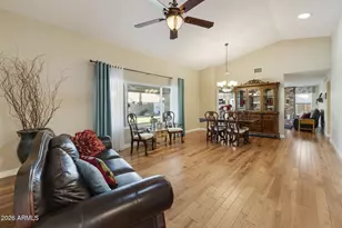 1922 E Myrna Ln, Tempe, AZ 85284 - Photo 9