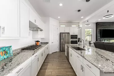 17276 W Aubrey Lane #17276 W, Surprise, AZ 85387 - Photo 7