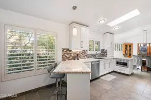 1731 E Waltann Ln, Phoenix, AZ 85022 - Photo 9