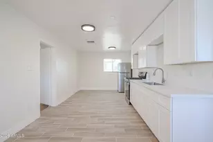 3025 N 37th Dr, Phoenix, AZ 85019 - Photo 17