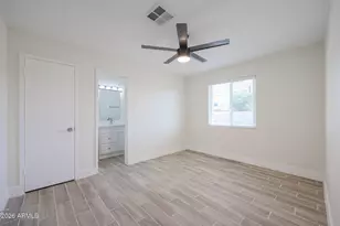 3025 N 37th Dr, Phoenix, AZ 85019 - Photo 9