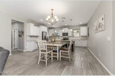 10043 W Robin Lane, Peoria, AZ 85383 - Photo 9