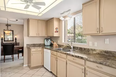 9428 W McRae Way, Peoria, AZ 85382 - Photo 13