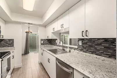 3136 N 38th Street #10, Phoenix, AZ 85018 - Photo 13