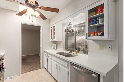 10922 W Santa Fe Drive, Sun City, AZ 85351 - Photo 11