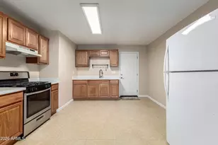 12817 W Cottonwood St, Surprise, AZ 85378 - Photo 7