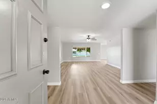 19015 N Signal Butte Cir, Sun City, AZ 85373 - Photo 9