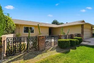 19015 N Signal Butte Cir, Sun City, AZ 85373 - Photo 7