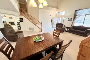 1711 E Runion Dr, Phoenix, AZ 85024 - Photo 9