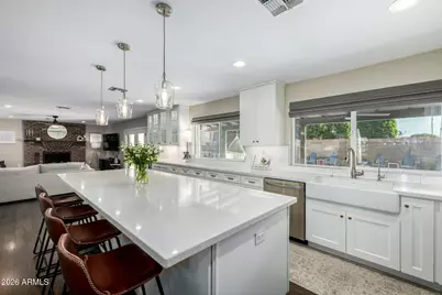 15817 N Moon Valley Drive, Phoenix, AZ 85022 - Photo 7