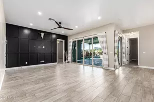 8514 S 8th Ln, Phoenix, AZ 85041 - Photo 7