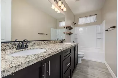 8514 S 8th Lane, Phoenix, AZ 85041 - Photo 15