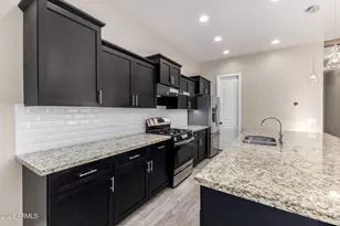 8514 S 8th Ln, Phoenix, AZ 85041 - Photo 5