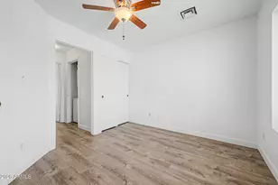 7040 W Olive Ave, Peoria, AZ 85345 - Photo 17