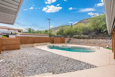 1527 W Windrose Drive, Phoenix, AZ 85029 - Photo 35