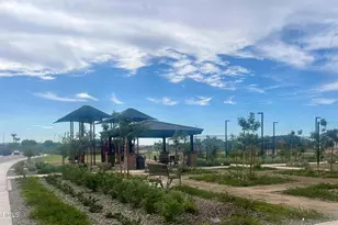 6870 S Crosscreek Dr, Chandler, AZ 85249 - Photo 7