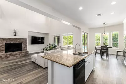 21231 N 38th Place, Phoenix, AZ 85050 - Photo 13