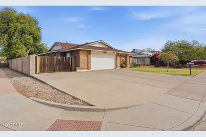 3934 W Aire Libre Avenue, Phoenix, AZ 85053 - Photo 31