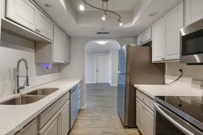 10444 N 69th Street #Apt 127, Paradise Valley, AZ 85253 - Photo 1