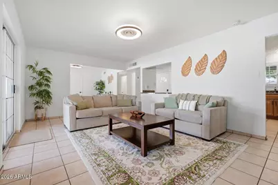 934 E Berridge Lane, Phoenix, AZ 85014 - Photo 11