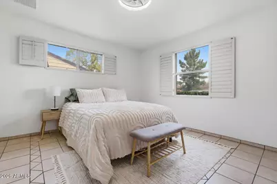 934 E Berridge Lane, Phoenix, AZ 85014 - Photo 15