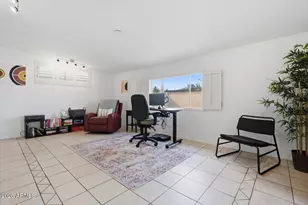 934 E Berridge Ln, Phoenix, AZ 85014 - Photo 13