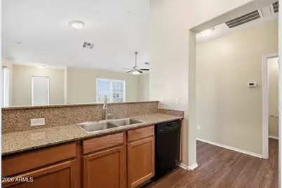 5617 S 21st Place, Phoenix, AZ 85040 - Photo 11