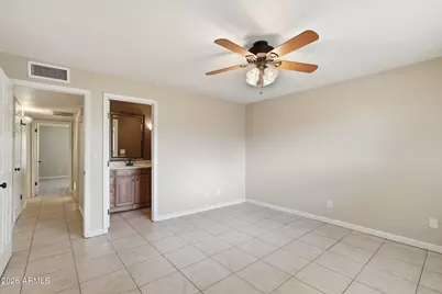 423 W Horseshoe Avenue, Gilbert, AZ 85233 - Photo 17