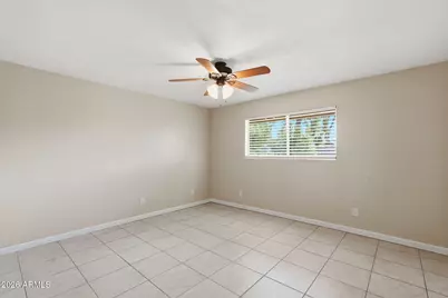 423 W Horseshoe Avenue, Gilbert, AZ 85233 - Photo 11