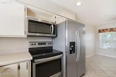 423 W Horseshoe Avenue, Gilbert, AZ 85233 - Photo 15