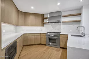 2402 E Esplanade Ln, Phoenix, AZ 85016 - Photo 1