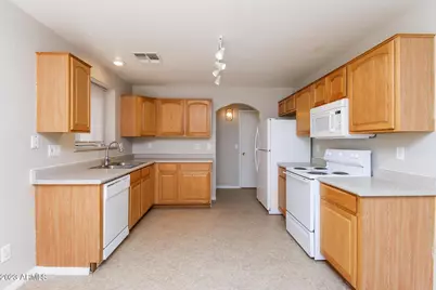 12925 W Holly Street, Avondale, AZ 85392 - Photo 7