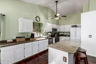 8631 W Fullam Street, Peoria, AZ 85382 - Photo 9