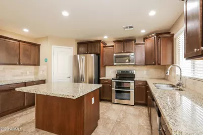 5809 S 27th Lane, Phoenix, AZ 85041 - Photo 15