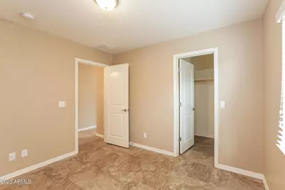 5809 S 27th Lane, Phoenix, AZ 85041 - Photo 9