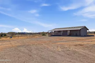 22454 W Steel Horse Rd, Congress, AZ 85332 - Photo 39