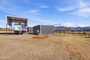 22454 W Steel Horse Rd, Congress, AZ 85332 - Photo 37