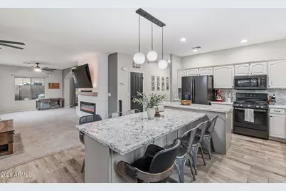 15938 W Port Royale Lane, Surprise, AZ 85379 - Photo 21